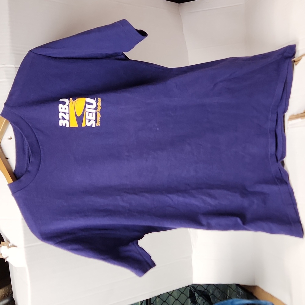 EUC Union Made SEIU 32 BJ Stronger Together Men's sz M tshirt